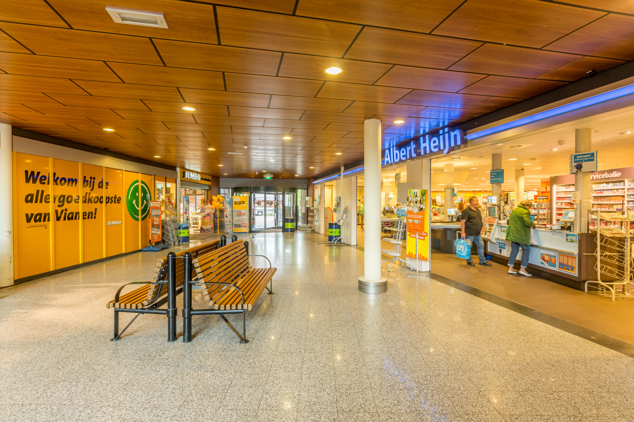 This slide displays Jumbo Albert Heijn Winkelcentrum Lijnbaan Vianen.