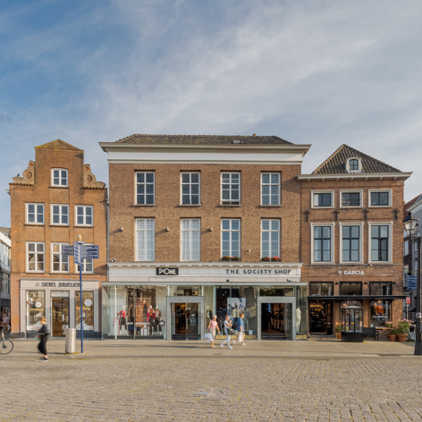 This slide displays Den Bosch, Markt.