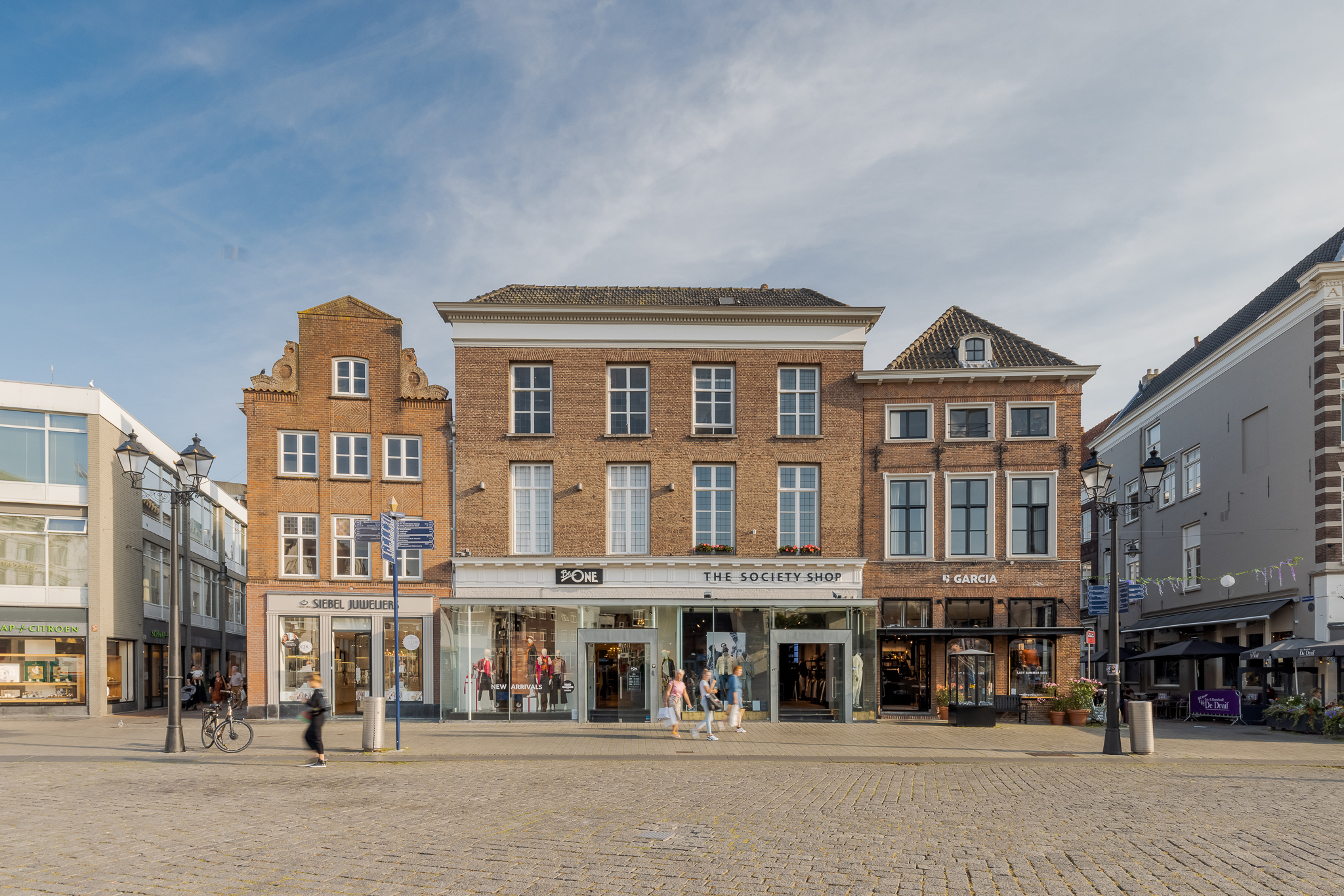 This slide displays Den Bosch, Markt.