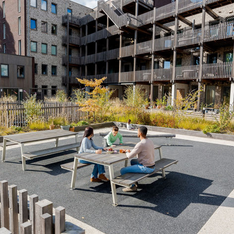 This slide displays Mensen aan het picknicken in Laurierkwartier.