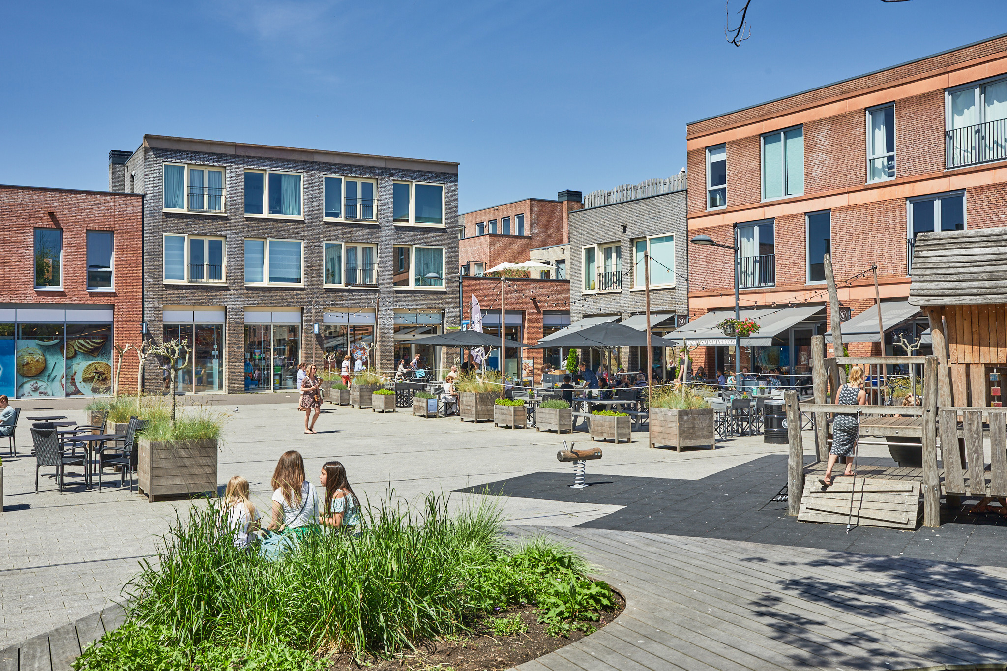 This slide displays Winkelcentrum Floriande.