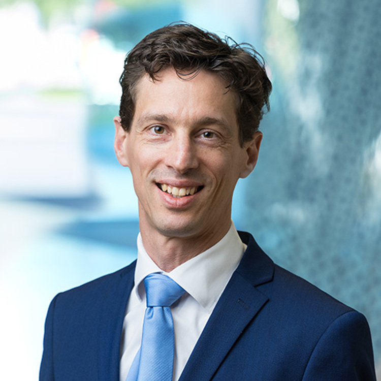 Click here to go to the newsoverview with a filter on Ralph Bank.