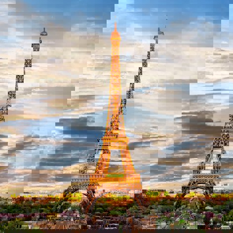 This slide displays Pixabay Eiffel Tower G59316b1f3 1920.