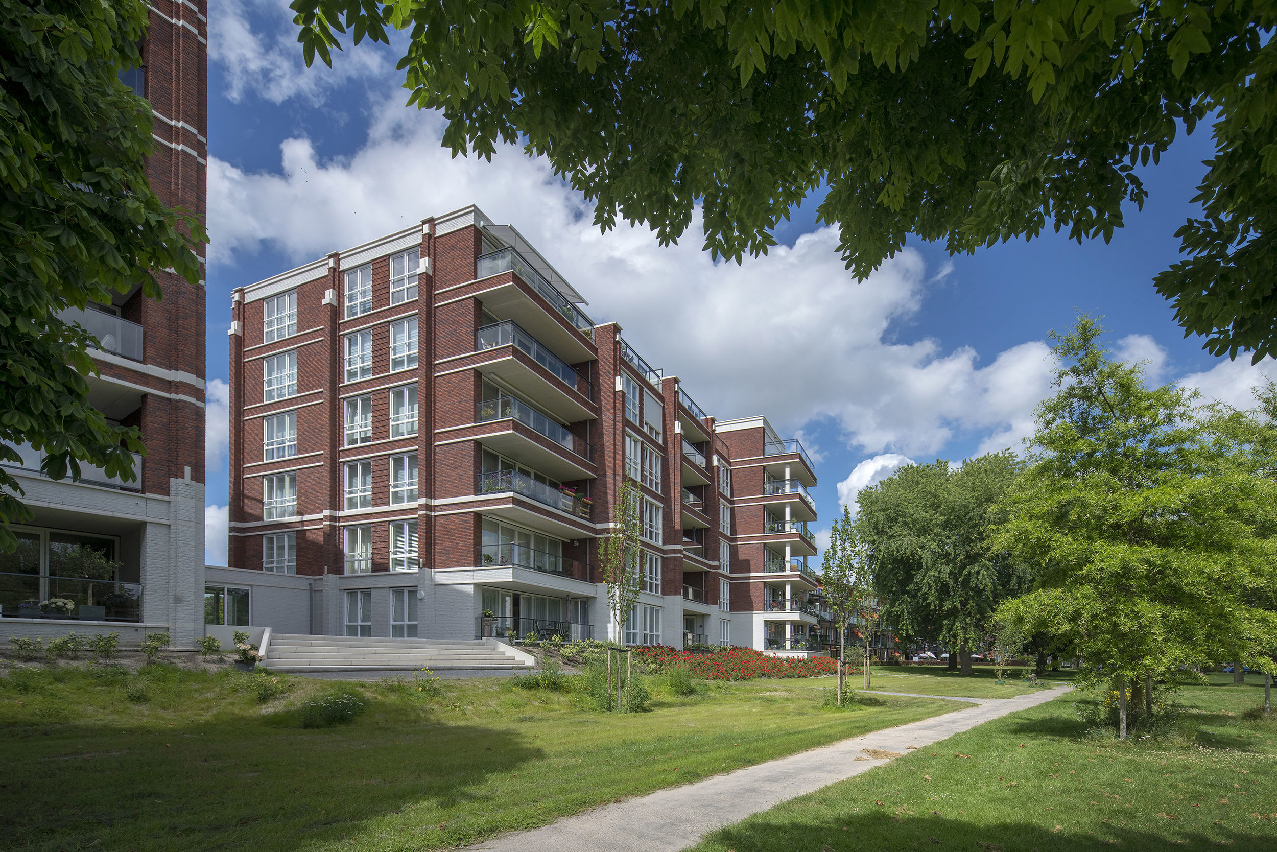 This slide displays Mariënpark Woningen Leidschendam ASR Dutch Core Residential Fund (2).