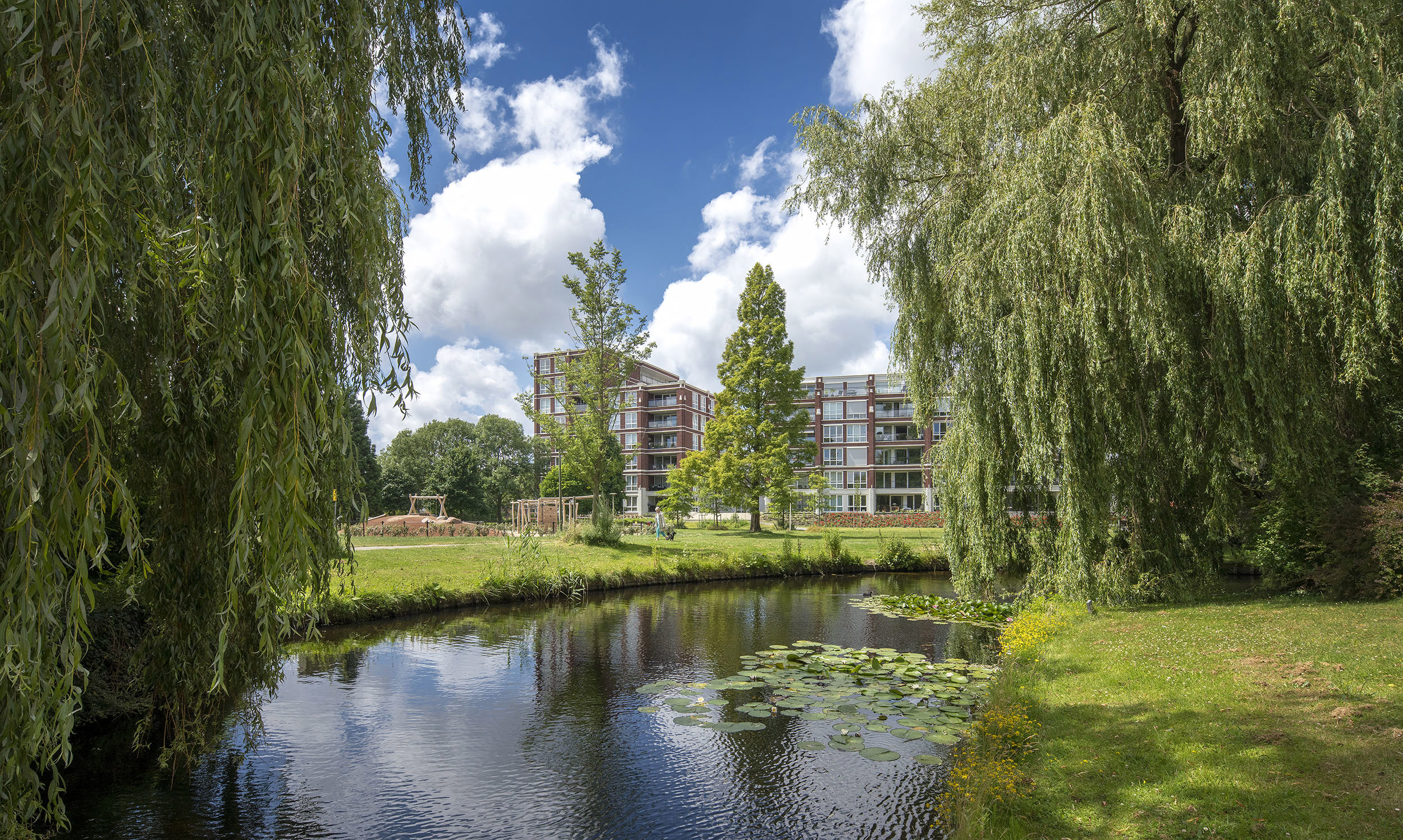 This slide displays Huren Woningen ASR Marienpark Leidschendam.