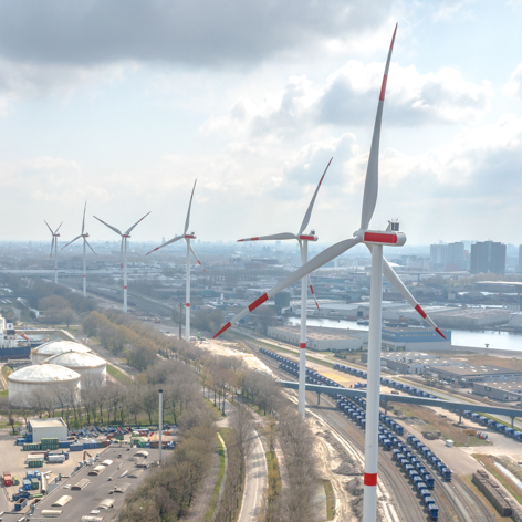 This slide displays Windpark Nieuwe Hemweg_Fotografie Vattenfall.